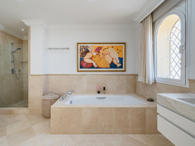Villa zum Verkauf in Casablanca, Marbella Goldene Meile