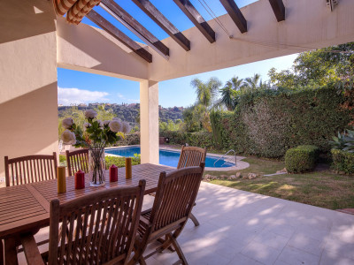 Villa for sale in Los Arqueros, Benahavis