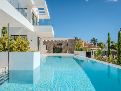 Villa for sale in Marbesa, Marbella East