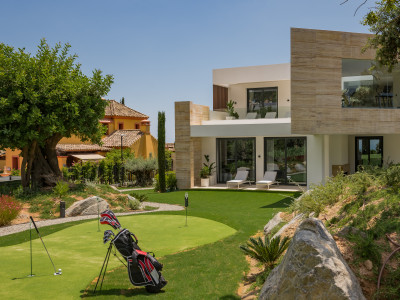 Villa en venta en Cascada de Camojan, Marbella Golden Mile