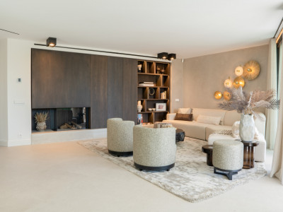 Villa for sale in Los Monteros Playa, Marbella East