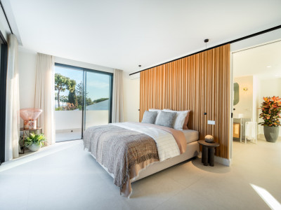 Villa for sale in Los Monteros Playa, Marbella East