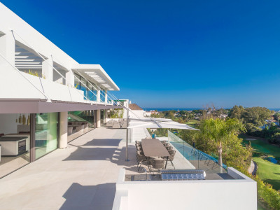 Villa for sale in La Quinta, Benahavis