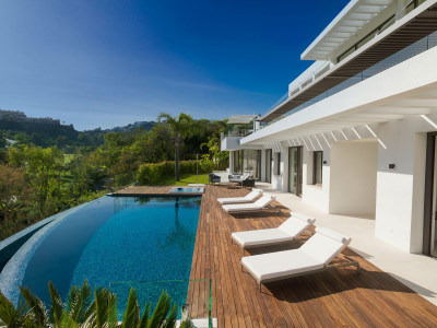 Villa for sale in La Quinta, Benahavis