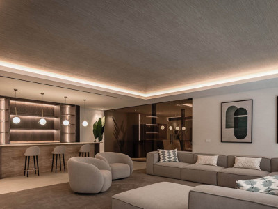 Villa for sale in El Paraiso, Estepona