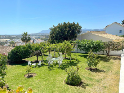 Villa for sale in Nueva Andalucia