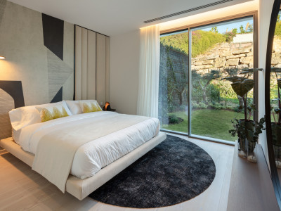 Villa en venta en El Herrojo, Benahavis