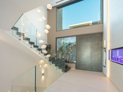 Villa en venta en El Herrojo, Benahavis
