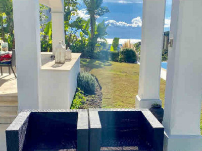 Villa en venta en El Madroñal, Benahavis
