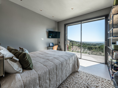 Villa en venta en El Madroñal, Benahavis