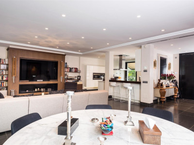 Villa for sale in Los Monteros Playa, Marbella East
