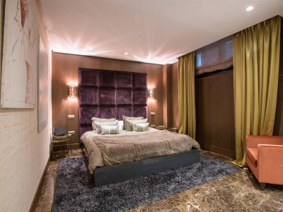 Villa for sale in Los Monteros Playa, Marbella East