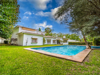 Villa for sale in Guadalmina Alta, San Pedro de Alcantara