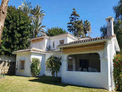 Villa for sale in Guadalmina Alta, San Pedro de Alcantara