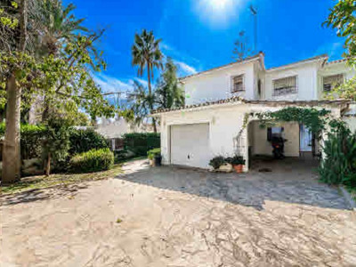 Villa for sale in Guadalmina Alta, San Pedro de Alcantara