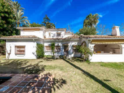 Villa for sale in Guadalmina Alta, San Pedro de Alcantara