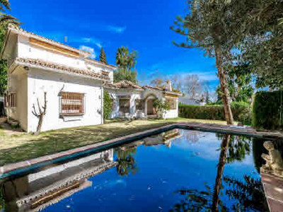 Villa for sale in Guadalmina Alta, San Pedro de Alcantara