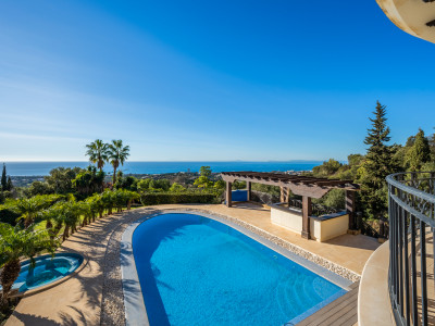 Villa for sale in Los Altos de los Monteros, Marbella East