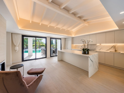Villa zum Verkauf in El Paraiso, Estepona