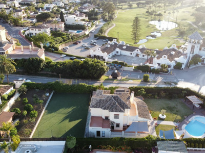 Villa zum Verkauf in Nueva Andalucia
