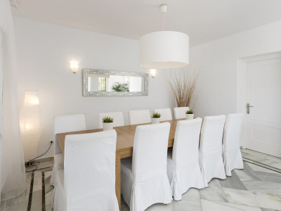 Villa zum Verkauf in Nueva Andalucia