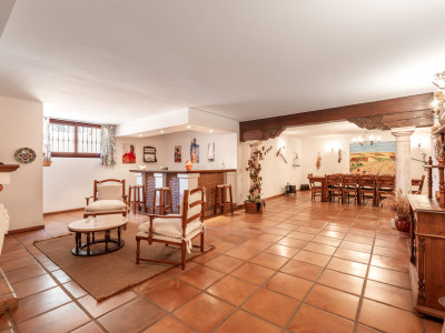 Villa zum Verkauf in Altos Reales, Marbella Goldene Meile