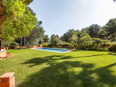 Villa zum Verkauf in Altos Reales, Marbella Goldene Meile