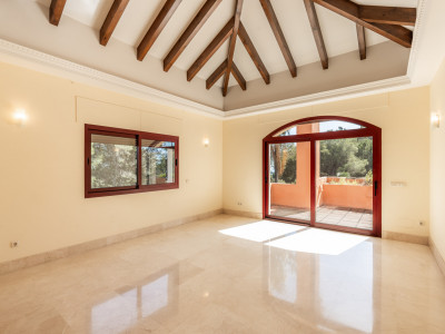 Villa zum Verkauf in Altos Reales, Marbella Goldene Meile