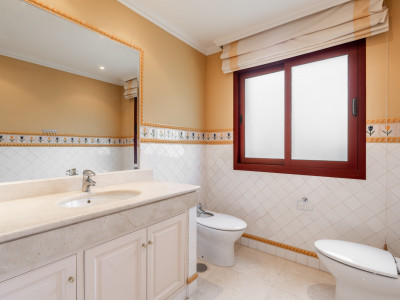 Villa zum Verkauf in Altos Reales, Marbella Goldene Meile
