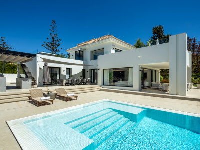 Villa zum Verkauf in Nueva Andalucia
