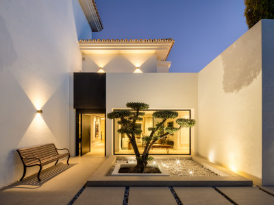 Villa zum Verkauf in Nueva Andalucia