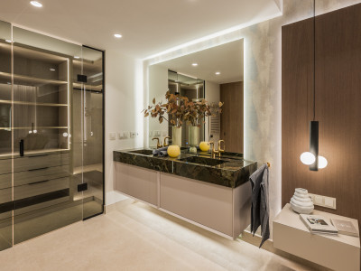 Apartment for sale in Bahía del Velerín, Estepona