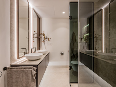Apartment for sale in Bahía del Velerín, Estepona