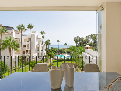 Apartment for sale in Bahía del Velerín, Estepona