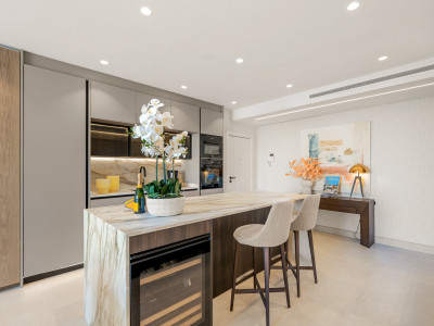 Apartment for sale in Bahía del Velerín, Estepona