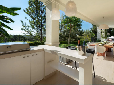Villa for sale in Nueva Andalucia