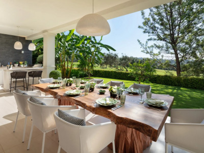 Villa for sale in Nueva Andalucia