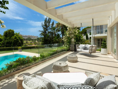 Villa for sale in Nueva Andalucia