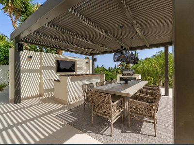 Villa en venta en Rocio de Nagüeles, Marbella Golden Mile