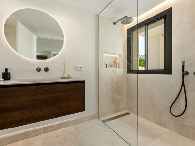 Villa en venta en Rocio de Nagüeles, Marbella Golden Mile