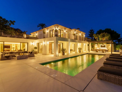 Villa en venta en Rocio de Nagüeles, Marbella Golden Mile