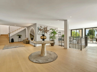 Villa en venta en Rocio de Nagüeles, Marbella Golden Mile