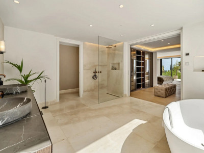 Villa en venta en Rocio de Nagüeles, Marbella Golden Mile