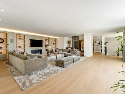 Villa en venta en Rocio de Nagüeles, Marbella Golden Mile