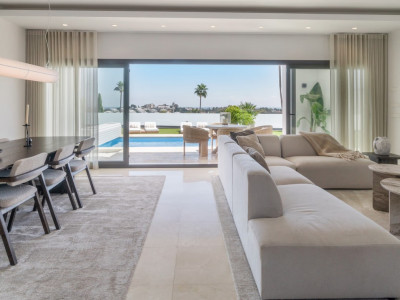 Villa zum Verkauf in Atalaya Fairways, Benahavis