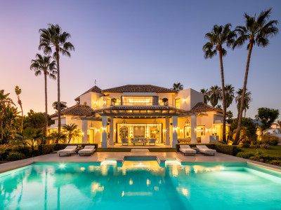 Villa for sale in Monte Halcones, Benahavis