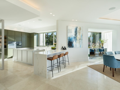 Villa for sale in Monte Halcones, Benahavis
