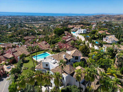 Villa for sale in Monte Halcones, Benahavis