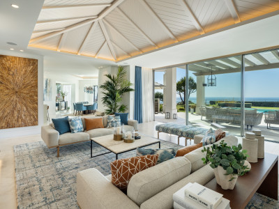 Villa for sale in Monte Halcones, Benahavis