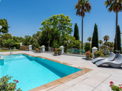Villa en venta en El Capricho, Marbella Golden Mile